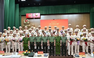 Bộ trưởng Bộ Công an trao quyết định cho 34 Giám đốc công an địa phương