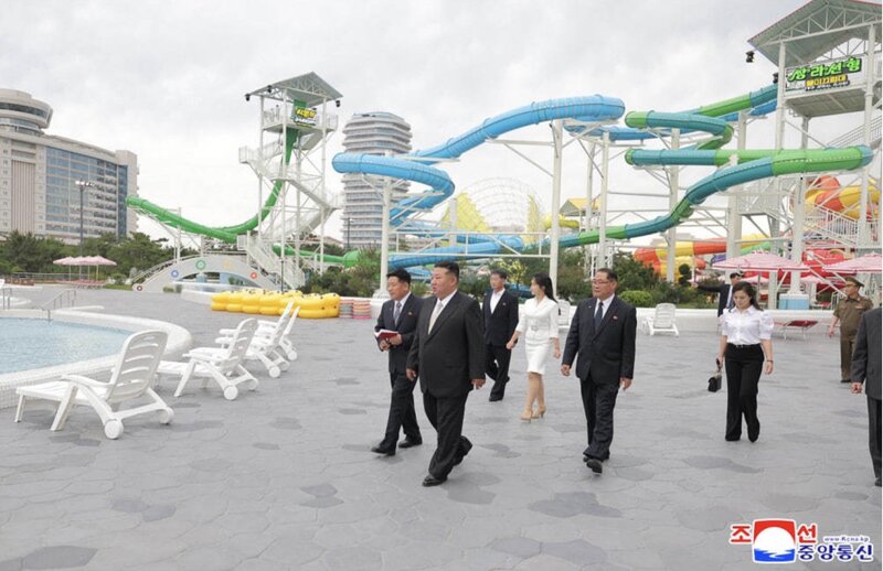 Lanh dao Trieu Tien Kim Jong-un toi tham khu du lich. Anh: KCNA