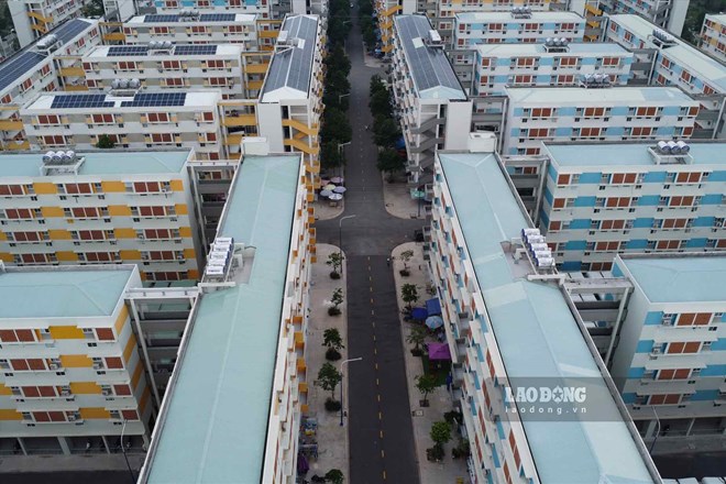 Nhieu nguoi tre o do thi khong thuoc dien duoc xet mua nha o xa hoi, dong thoi cung khong du kha nang tai chinh de tiep can nha o thuong mai. Anh: Dinh Trong