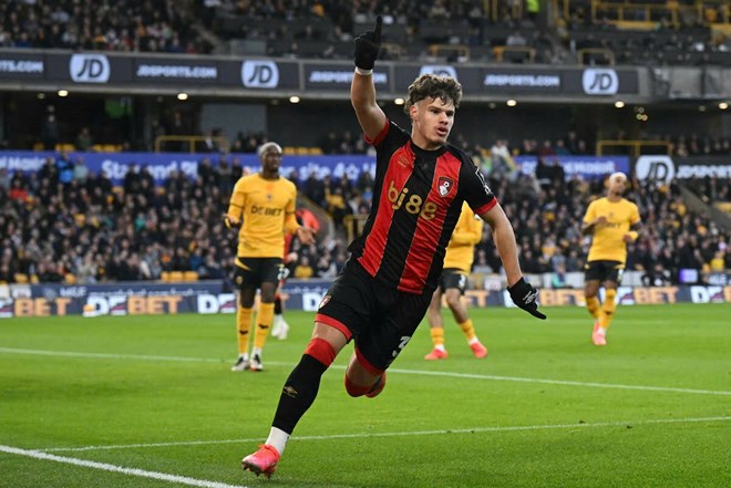 Milos Kerkez duoc xem la nguoi se ke nhiem Andy Robertson tai Anfield. Anh: AFP