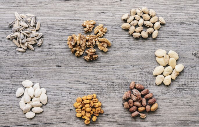 種子を食べることは女性のホルモンバランスを整えるのに役立ちます。写真:トゥイ・ズオン