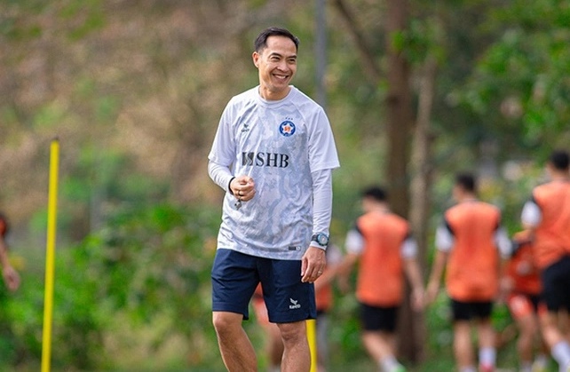 Coach Le Duc Tuan of Da Nang. Photo: DNFC