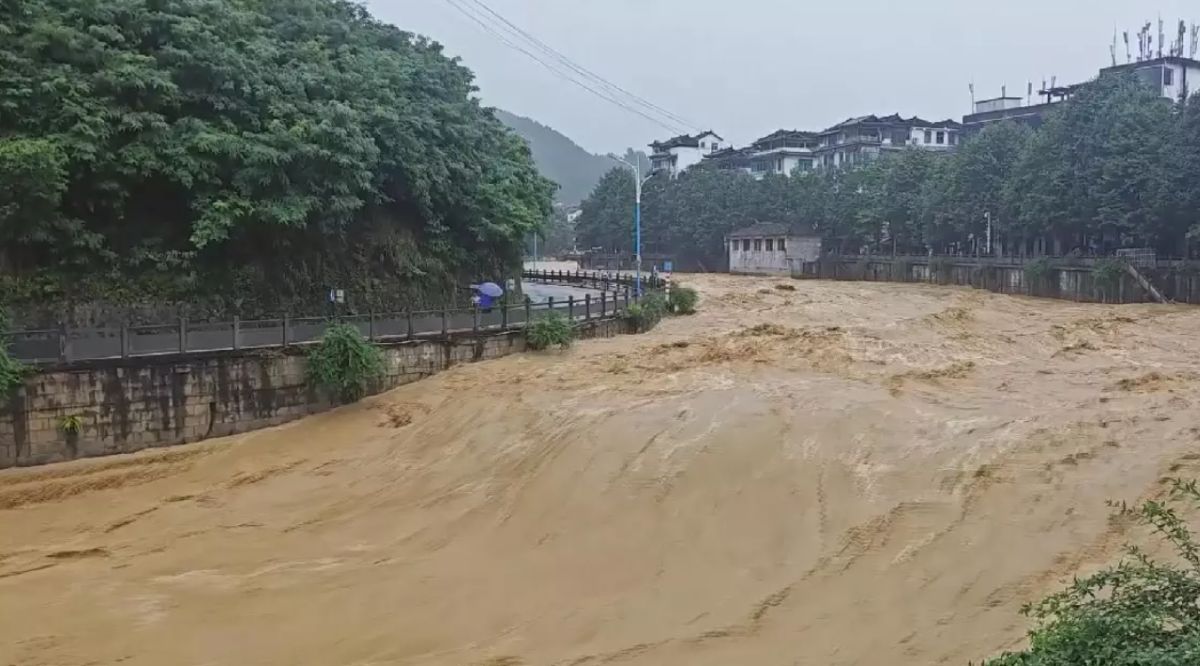 Heavy rain causes flooding in Guizhou province, China. Photo: Xinhua