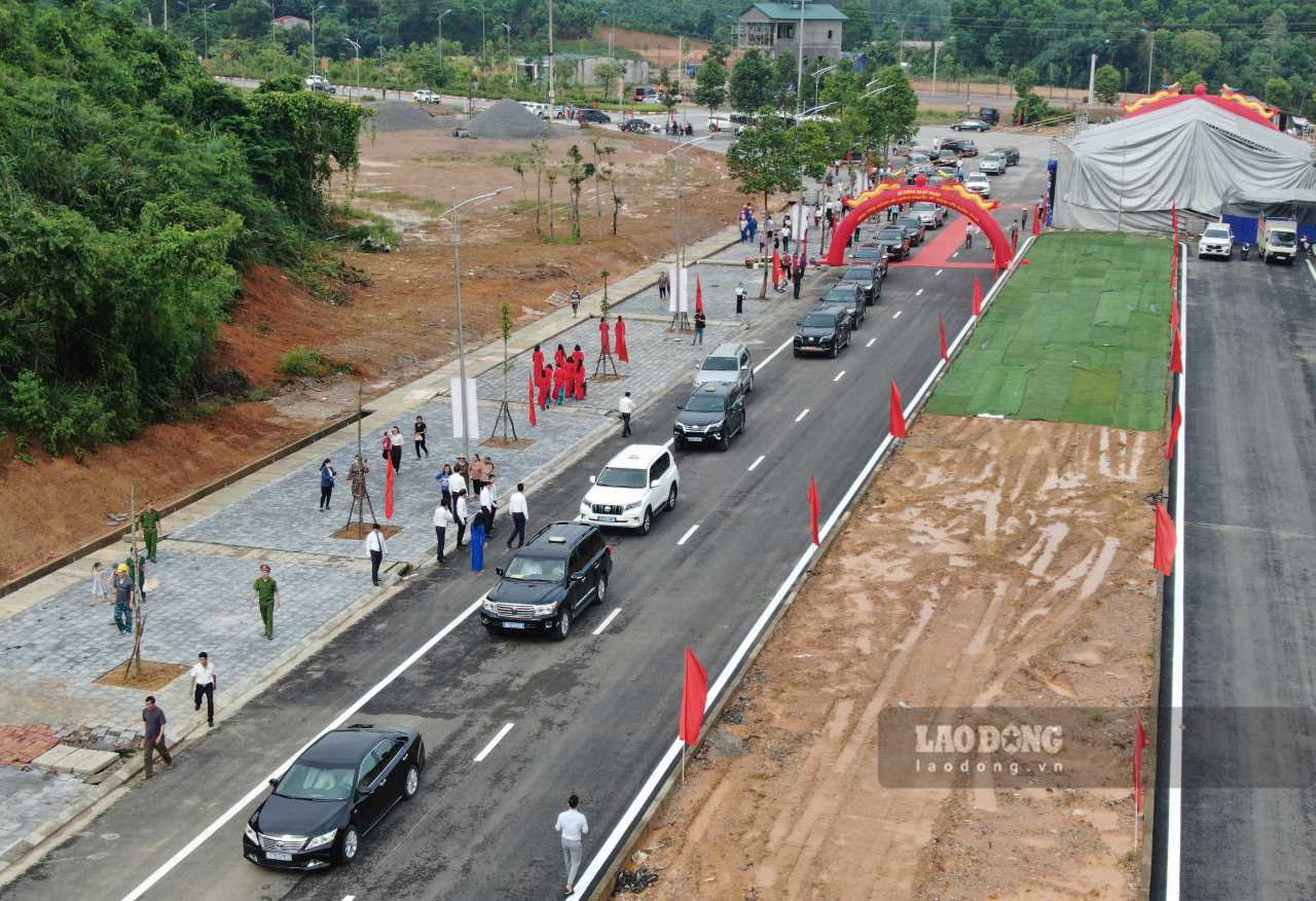 Duong noi Nguyen Tat Thanh voi Au Co dua vao hoat dong giup nang cao ha tang giao thong, thuc day phat trien kinh te khu vuc. Anh: Van Duc.