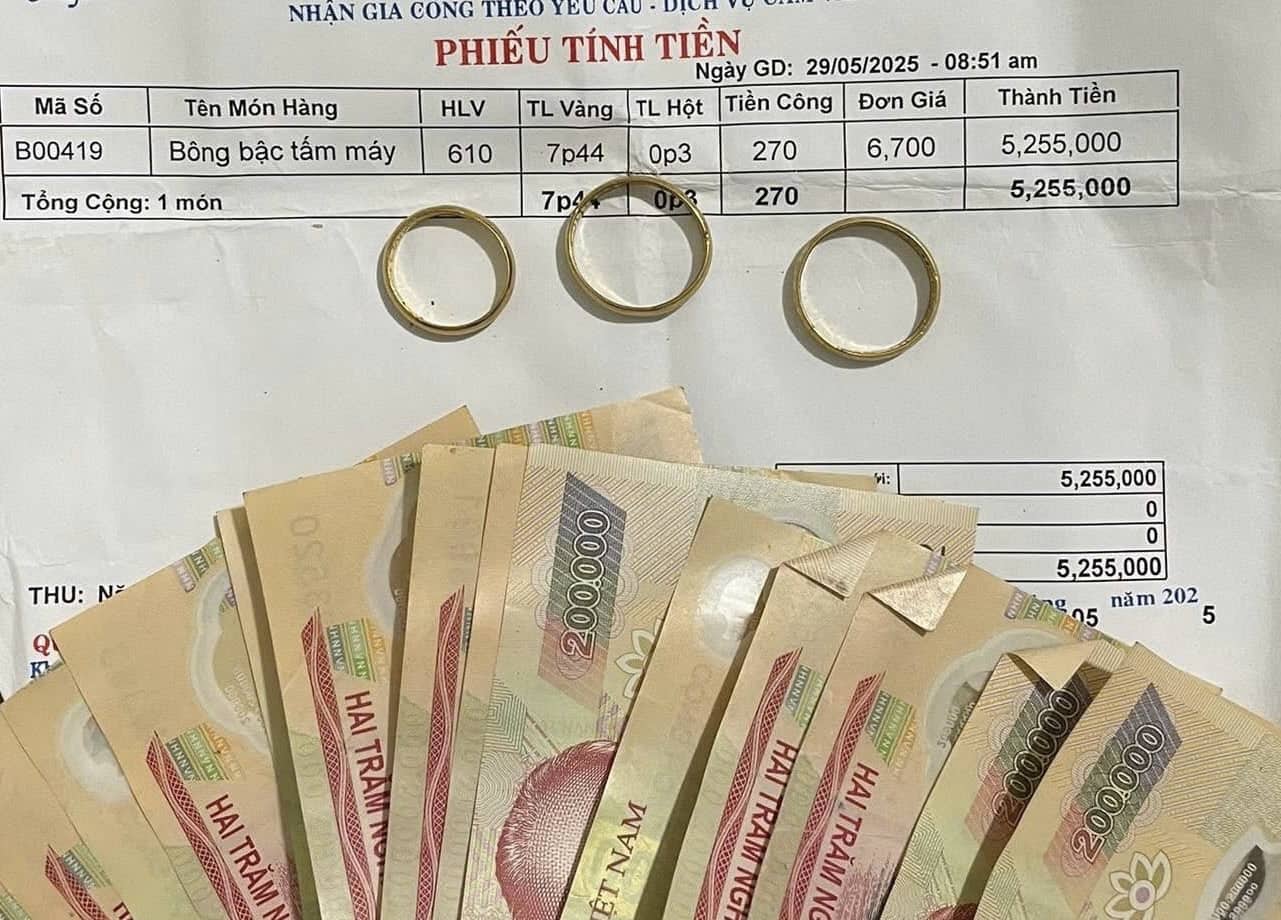 Muchos activos y documentos valiosos son importantes en la billetera. Foto: Policia provincial de Dong Nai