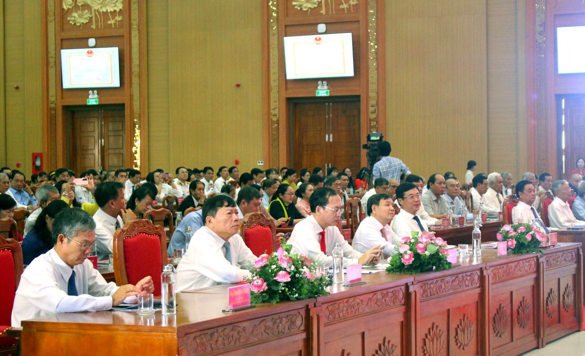 Dai bieu tham du buoi le. Anh: Lam Dien