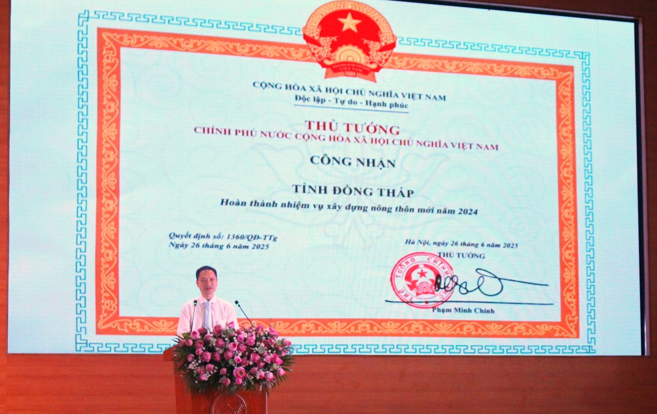 Ngay 29.6, tinh Dong Thap cong bo Quyet dinh cua Thu tuong Chinh phu cong nhan tinh “Hoan thanh nhiem vu xay dung nong thon moi nam 2024. Anh: Lam Dien