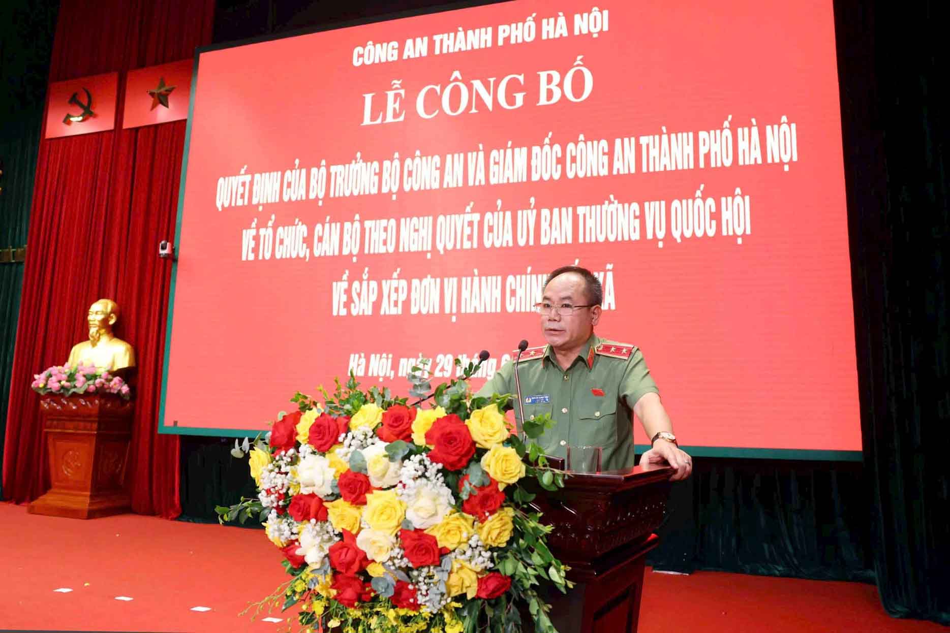 Trung tuong Nguyen Thanh Tung, Giam doc Cong an Ha Noi phat bieu tai buoi le. Anh: Cong an Ha Noi
