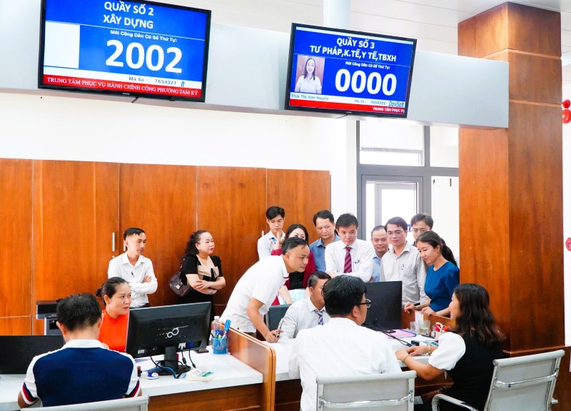 Sau thoi gian thu nghiem, nguoi dan tin tuong va ky vong vao mo hinh chinh quyen moi 2 cap o TP Da Nang moi sau sap nhap Quang Nam - Da Nang.