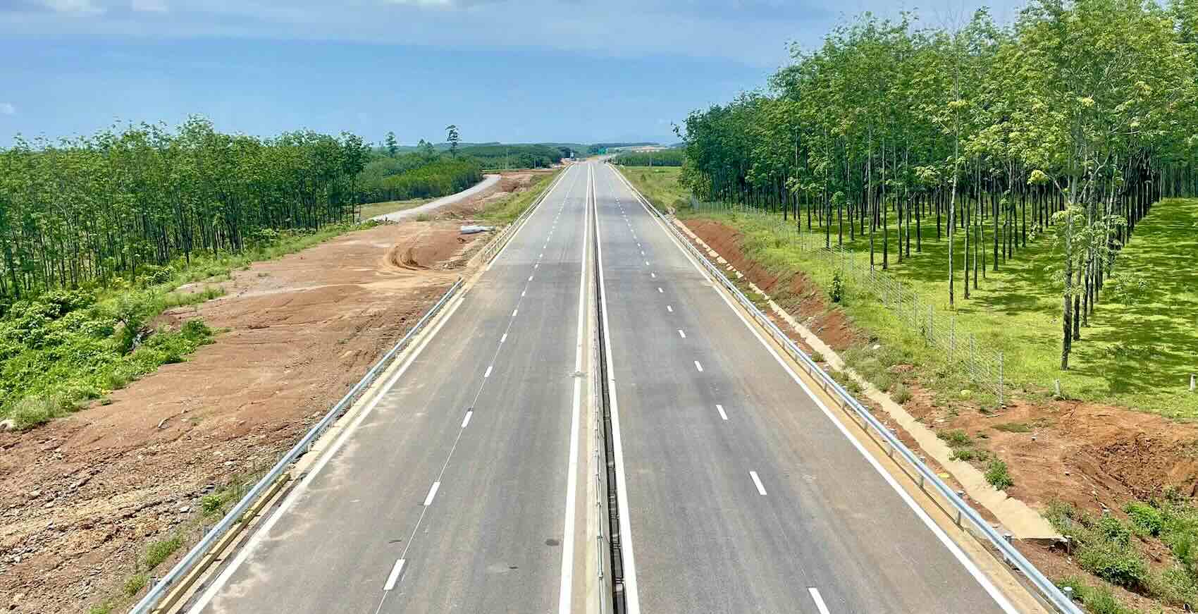 van Ninh -Cam Lo Highwayは基本的に完了しました。写真：Van Tuan