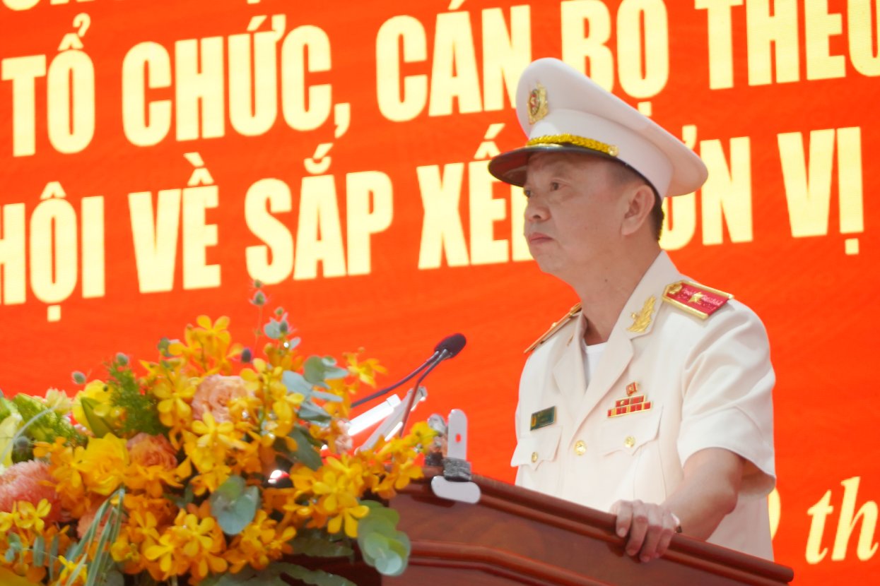 Thiếu tướng Huỳnh Việt Hòa - Giám đốc Công an TP Cần Thơ phát biểu tại buổi lễ. Ảnh: Tạ Quang