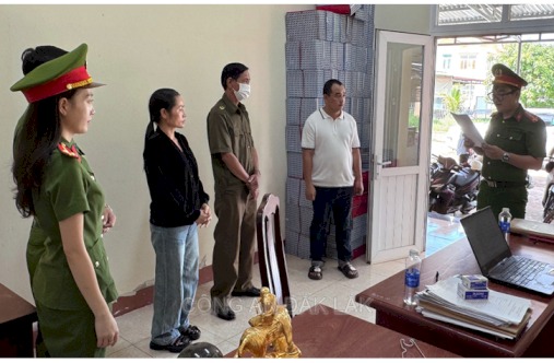 Bà Nguyễn Thị Hợi bị công an khởi tố, bắt tạm giam vì sản xuất, buôn bán các sản phẩm thảo dược giả. Ảnh: Công an cung cấp
