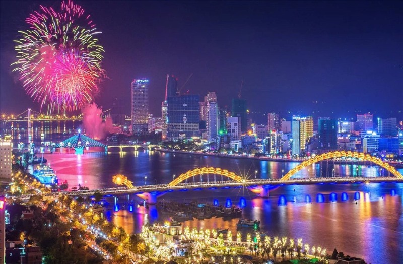 Quang Nam (anh tren) va Da Nang (anh duoi) phat trien vuot bac tu sau ngay chia tach tinh. Anh: Hoang Bin/DIFF