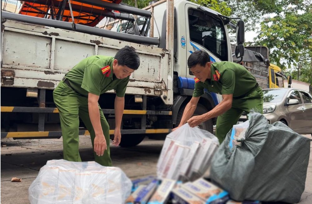 Evidencia de fumar de tabaco de contrabando.