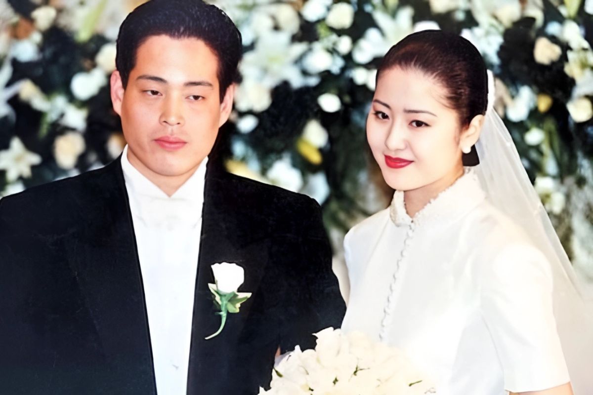 Chung Yong Jin and Go Hyun Jung got married in 1995 and divorced in 2003. Photo: IOK Company