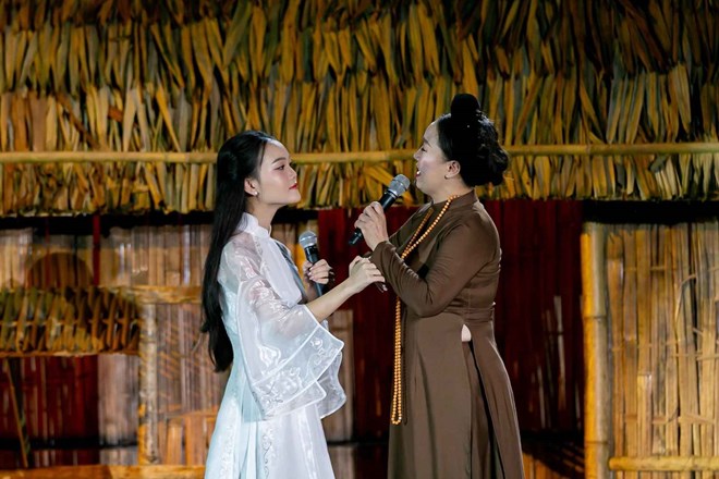 Dan ca vi giam Nghe - Tinh la mot loai hinh nghe thuat chiem vi tri quan trong trong doi song van hoa cua nguoi dan 2 tinh Nghe An va Ha Tinh. Anh: Ngoc Anh