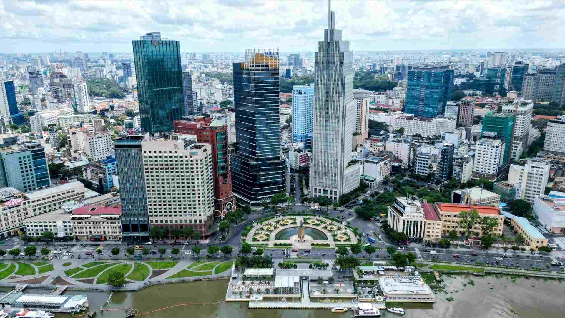 TPHCM moi co dien tich hon 6.772 km², dan so tren 14 trieu nguoi. Anh: Anh Tu