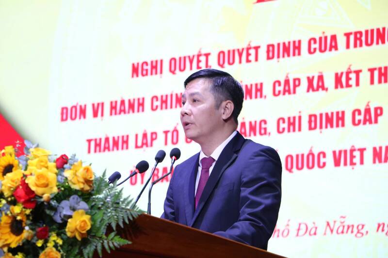Ong Nguyen Thanh Tam - Uy vien Trung uong Dang, Pho Truong ban To chuc Trung uong cong bo cac Nghi quyet, quyet dinh cua Trung uong ve thanh lap TP Da Nang moi.