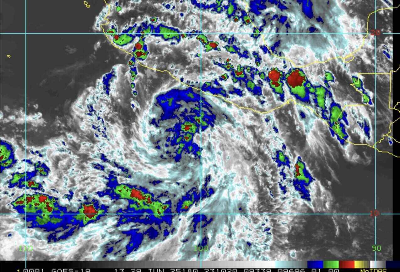 Du bao bao Flossie se dat cuong do cuc dai trong ngay 1.7. Anh: NOAA