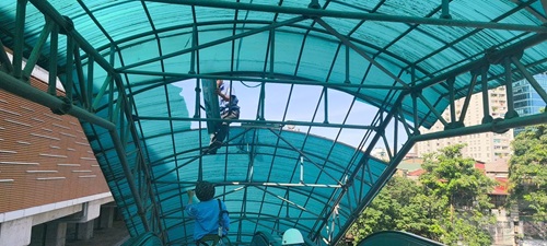 Determine el tiempo para superar el daño en Cat Linh - Ha Dong Urban Railway. Foto: Tuan Khai