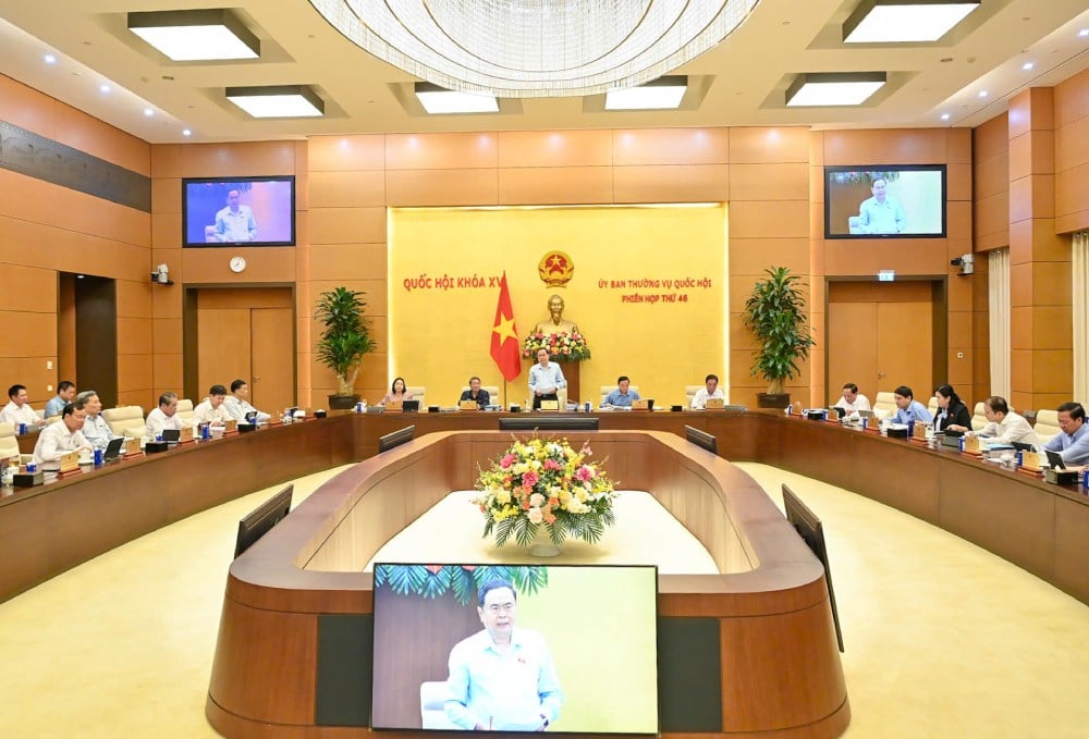 Toàn cảnh phiên họp. Ảnh: Văn Toản