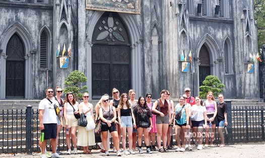 Dự báo nhiệt độ ở Hà Nội và các tỉnh thành Bắc Bộ sẽ giảm nhẹ sau đợt nắng nóng gay gắt, đón mưa giải nhiệt từ ngày 3.6. Ảnh: Mai Phương