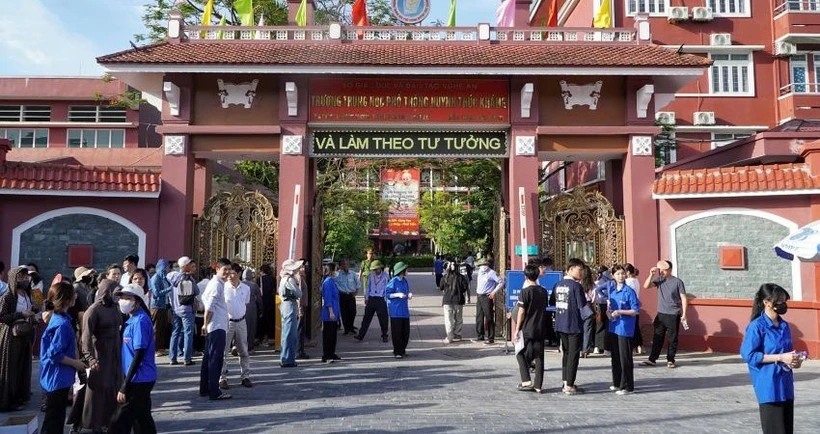Candidates taking the 10th grade entrance exam at the Huynh Thuc Khang High School exam site (Vinh City, Nghe An). Photo: Ngoc Anh