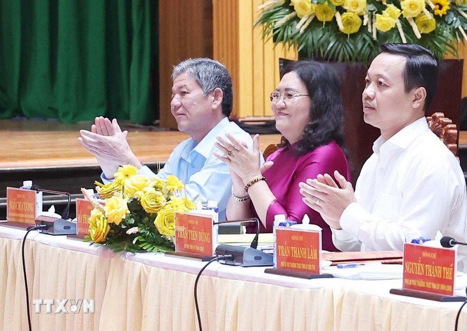 Các đại biểu tại buổi làm việc. Ảnh: TTXVN