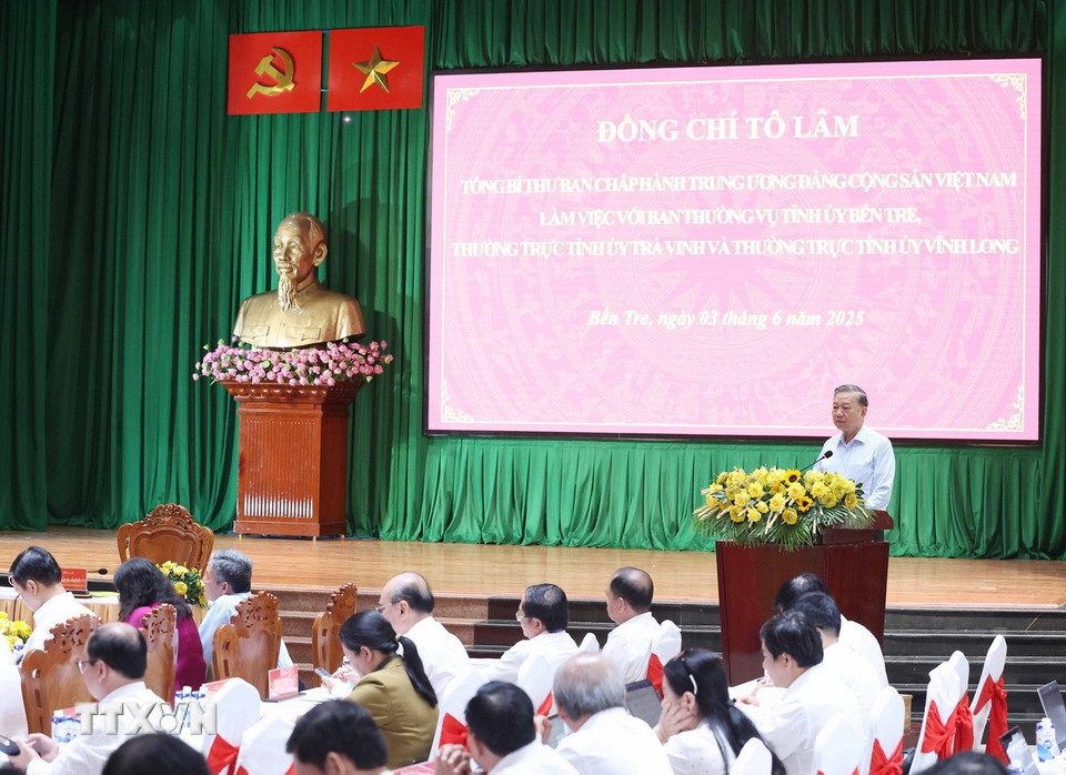Tổng Bí thư Tô Lâm làm việc với Tỉnh ủy Bến Tre, Trà Vinh và Vĩnh Long. Ảnh: TTXVN