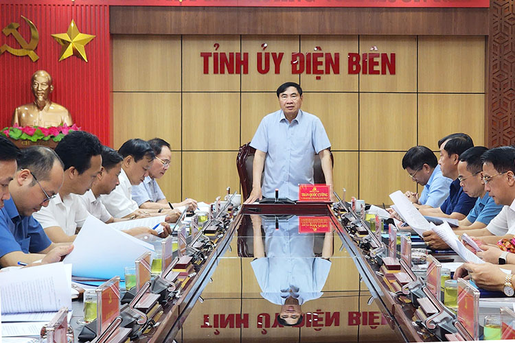 Mr. Tran Quoc Cuong - Secretary of Dien Bien Provincial Party Committee chaired the meeting. Photo: Ngoc Thuy
