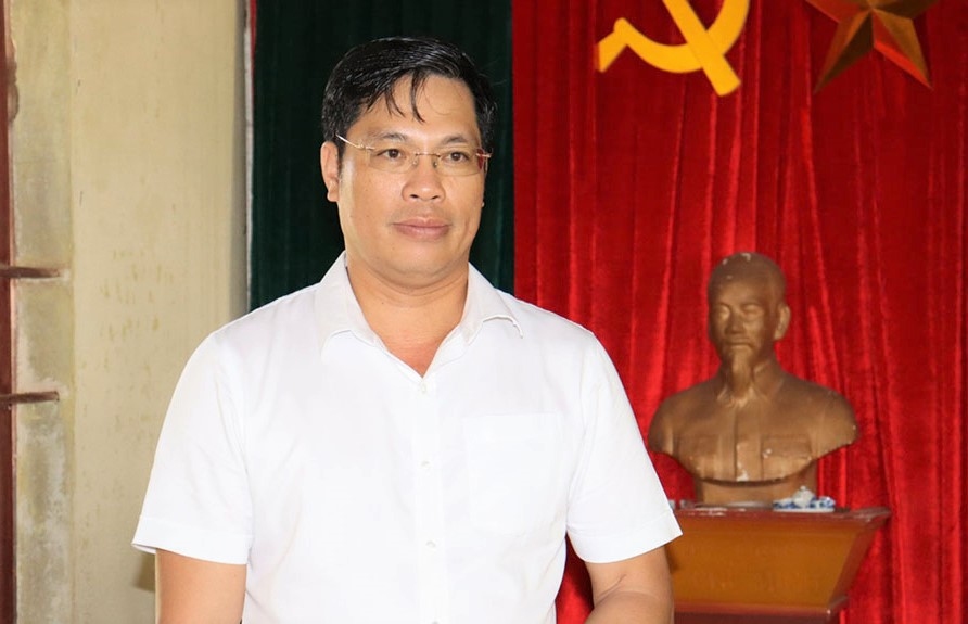 El Sr. Bui Duy Dong, Secretario del Comite del Partido del Distrito de Do Luong, fue aceptado y designado como Jefe, Secretario del Presidente del Comite Central del Frente de la Patria de Vietnam. Foto: NGOC ANH
