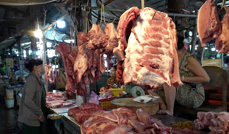 De la cosecha de carne de cerdo sucia, la gente era cautelosa