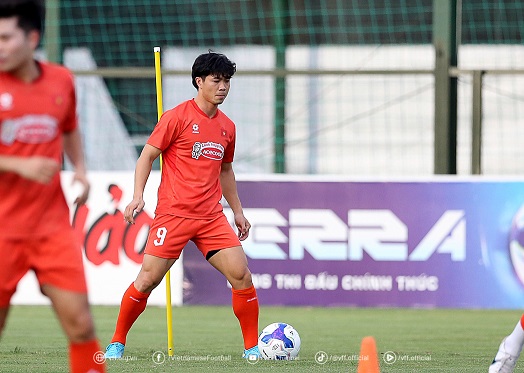 Cong Phuong said goodbye to the Vietnam national team due to injury. Photo: VFF