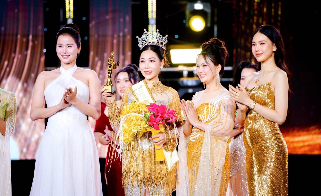 자신감 넘치는 분위기와 프로페셔널한 스타일로 라이 티 투 하는 결승전을 자신의 무대로 만들었습니다. 사진: 대회 조직위원회.