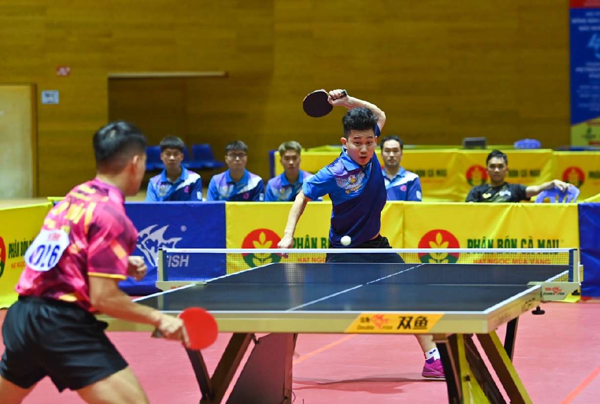 Le Dinh Duc thi dau noi bat tai giai vo dich quoc gia, trong do co tran thang duong kim vo dich Nguyen Anh Tu 3-0. Anh: Duy Linh.