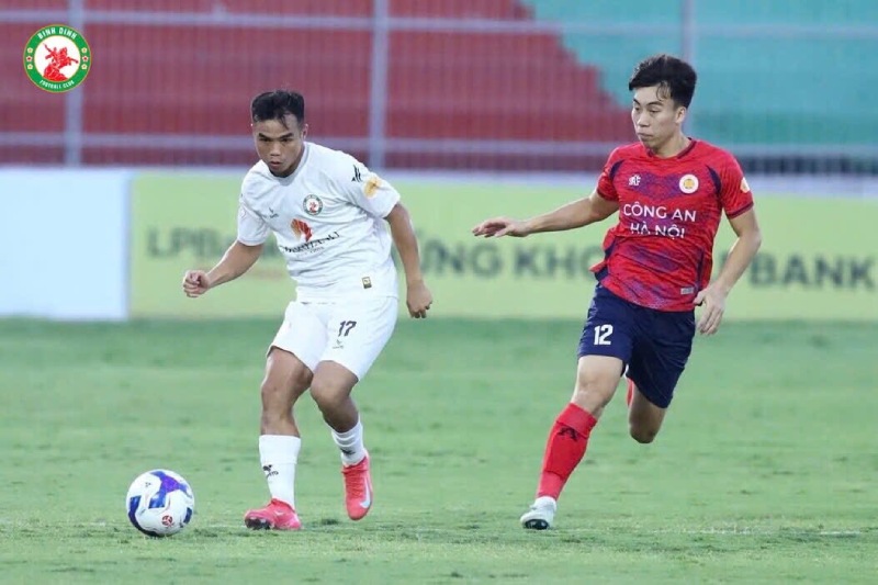 Hanoi Police entered the top 3 after the victory over Binh Dinh in round 20 of V.League. Photo: BDFC