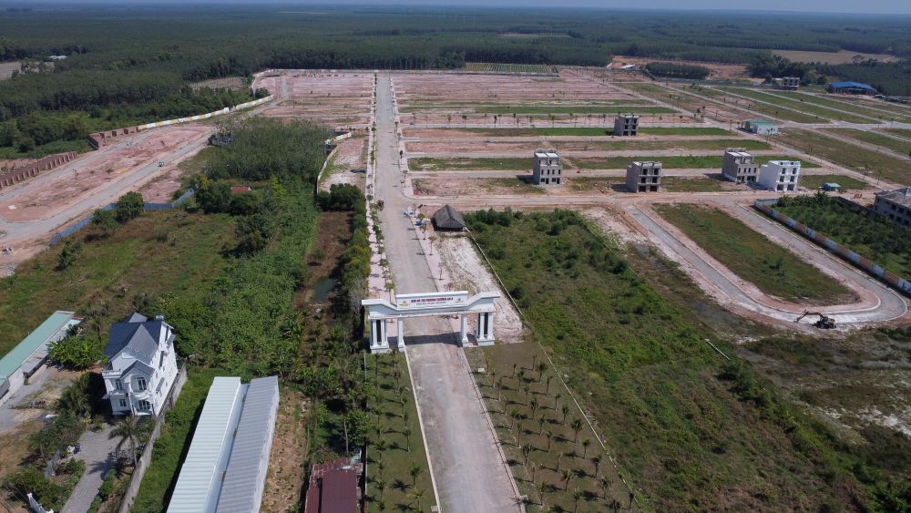 El Comite Popular de la Provincia de Binh Duong aprueba el precio de la tierra para calcular las obligaciones financieras para el proyecto Phuong y 6. Foto: Dinh Trong Trong