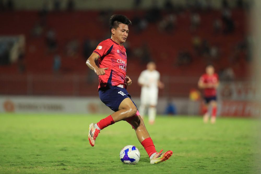 La policia de Hanoi gano 5-1 contra Binh Dinh. Foto: Cahn FC