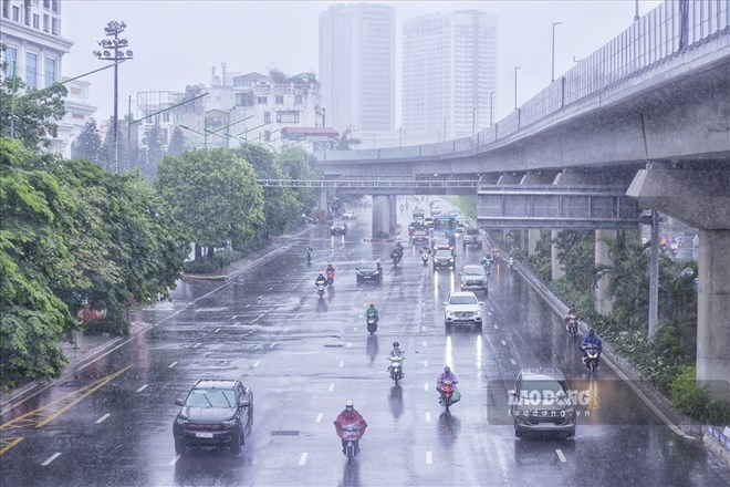 Du bao thoi tiet hom nay 4.6, Bac Bo co mua rao va dong rai rac. Anh: Tung Giang