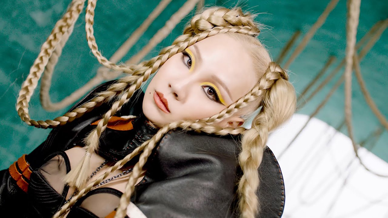 CL la mot trong nhung nu than tuong co phong cach doc dao, an tuong cua Kpop. Anh: MV Lover Like Me