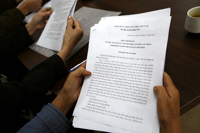 Many teachers in Minh Hoa district have not received the disadvantaged area regime, after more than 30 years of teaching. Photo: Cong Sang