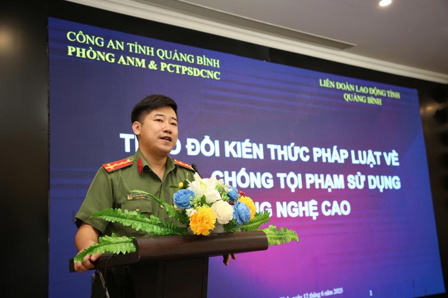 꽝빈에서 열린 디지털 기술 연수회. 사진: Cong Sang