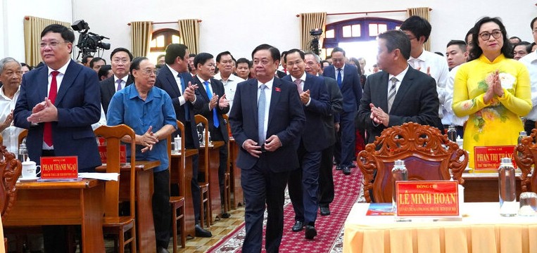 Pho Chu tich Quoc hoi Le Minh Hoan du trien khai cac quyet dinh tai Ca Mau