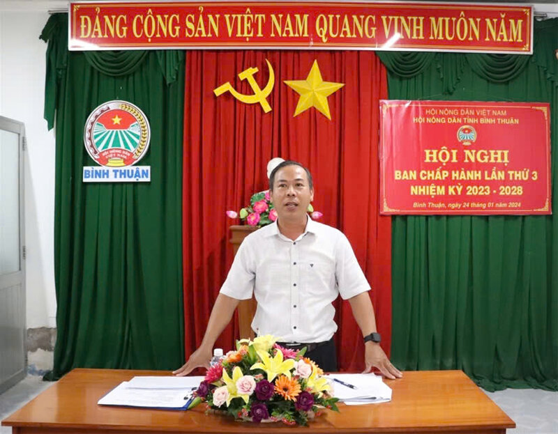 Nguyen Phu Hoang 씨는 베트남 조국전선 위원회 부위원장 직책을 맡고 있으며 동시에 새로운 Lam Dong 지방 노동 연맹 위원장입니다. 사진: Duc Lam