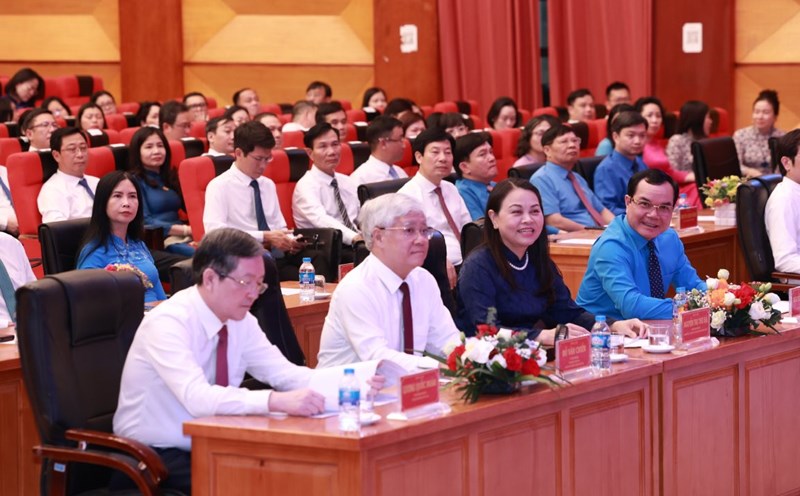 Chairman of the Central Committee of the Vietnam Fatherland Front Do Van Chien attended the conference to announce decisions on personnel work of the Central Committee of the Vietnam Fatherland Front. Photo: Hai Nguyen