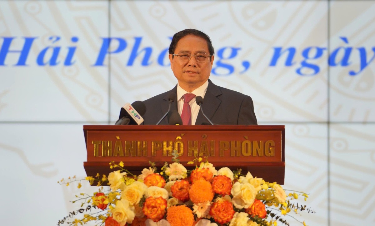 Pham Minh Chinh 총리가 새로운 하이퐁시 공포식에서 연설하고 있습니다. 사진: 하이퐁 전자 정보 포털