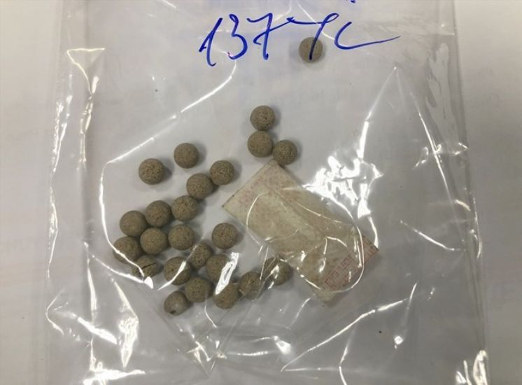 患者は伝統的な薬、主に中毒につながる起源の未知の漢方薬を任意に購入します。写真：Dr.BS Nguyen Trung Nguyenが提供しました