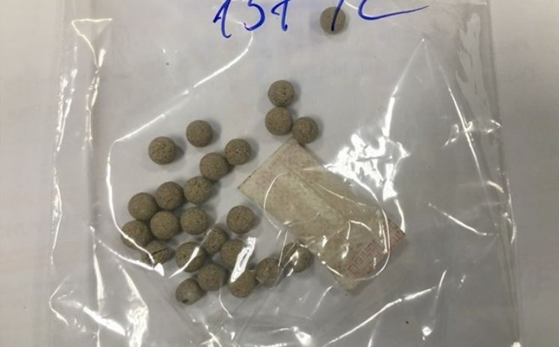 Patients arbitrarily buy traditional medicine, mainly herbal medicine of unknown origin, leading to poisoning. Photo: Provided by Dr. Nguyen Trung Nguyen