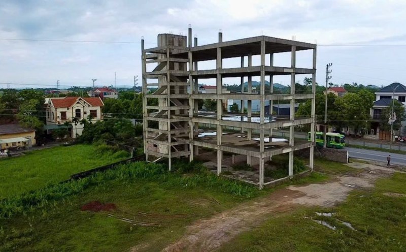 The Phuc Thai General Hospital project is in a state of disrepair. Photo: Phung Minh