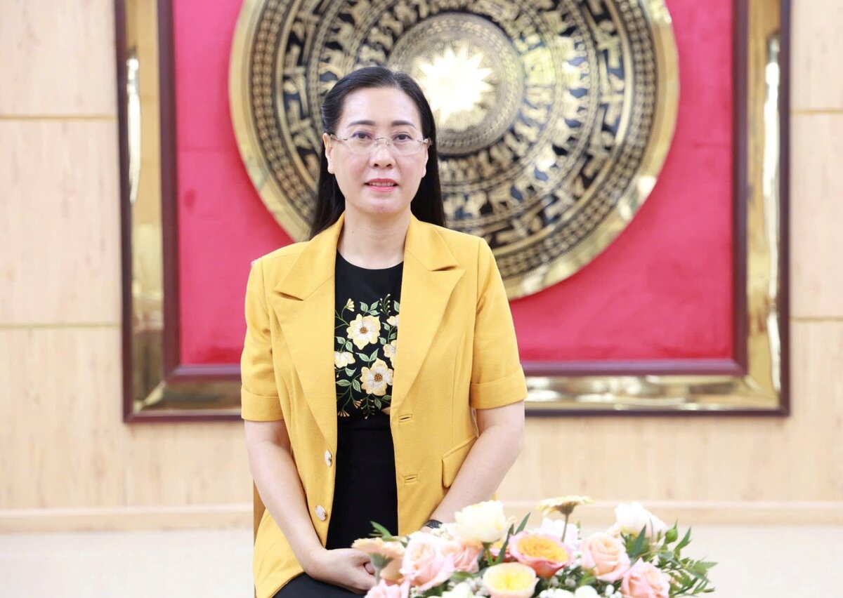 Kon Tum과 합병 후 Quang Ngai 지방 당위원회 서기인 Bui Thi Quynh Van 여사(신임). 사진: Vien Nguyen